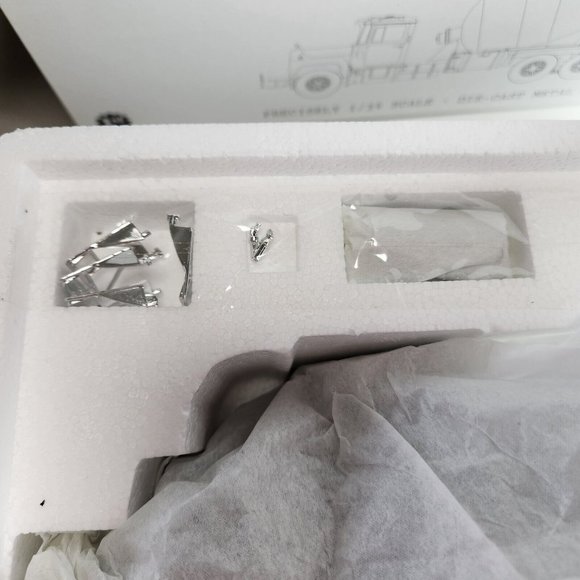 First Gear 1:34 Scale 19-0016 Mack R-Model Mixer Diecast NIB - Picture 14 of 16